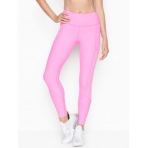 Victoria’s Secret total knockout leggings 💕